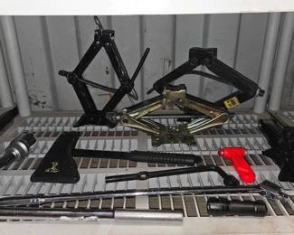 8096  Automotive Parts 