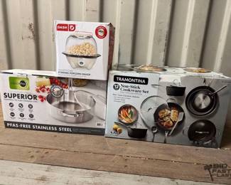 7518  Tramontina Cookware Set, Green Pan Saute Pan with Lid, Dash Popcorn Maker 