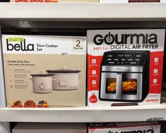 7556  Bella Slow Cooker Set and Gourmia Digital Air Fryer 