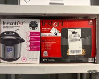 8504  Instant Pot Pressure Cooker and Vortex Plus Air Fryer 