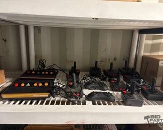 4516  Atari Game Consoles 