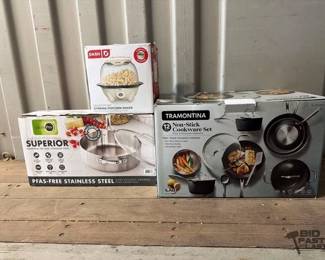 7510  Tramontina Cookware Set, Green Pan Saute Pan with Lid, Dash Popcorn Maker 