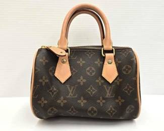 1812  NotAuthenticated Louis Vuitton Monogram Canvas Purse 