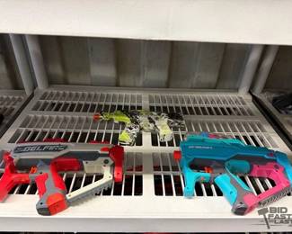 8032  3 Toy Gun Gel Blasters 