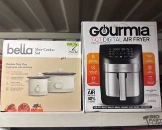7550  Bella Slow Cooker Set and Gourmia Digital Air Fryer 