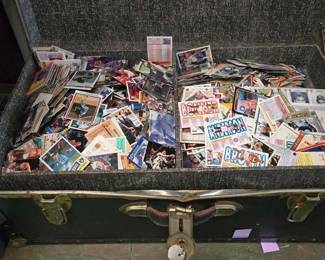 6526  Trading Cards  Storage Chest 