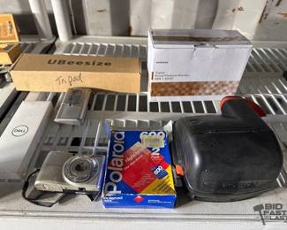 2948  Camera And Camera Accessories 