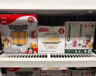 7534  Dash Waffle Maker, Dash Popcorn Maker, Cuisinart Immersion Blender 