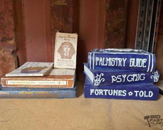 6006  Book Collection With Book Decoration 