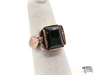 802  10k Gold Ring with SemiPrecious Gemstone, 4.4g 