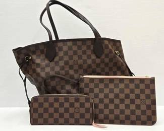 1804  Louis Vuitton Damier Canvas Tote Bag, Pouch  Wallet 