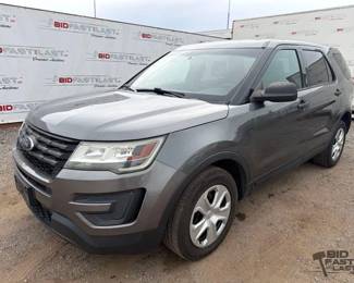 215  2016 Ford Explorer 