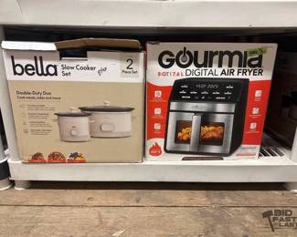 7548  Bella Slow Cooker Set and Gourmia Digital Air Fryer 