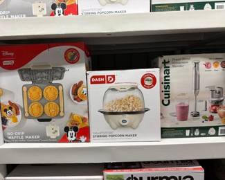 7536  Dash Waffle Maker, Dash Popcorn Maker, Cuisinart Immersion Blender 