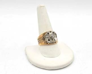 804  10k Gold Ring with Diamonds, 13.7g 