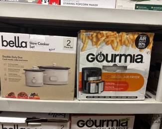 7546  Bella Slow Cooker Set and Gourmia Digital Air Fryer 