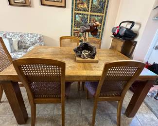 Vintage solid wood dinning table w chairs and 2 leaves