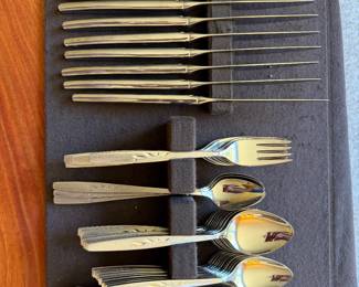 ONEIDA stainless silverware set