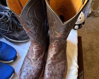 Men’s mandujando brand ostrich boots size 11.5 retails for over $600
