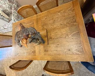 Vintage solid wood dinning table w chairs and 2 leaves