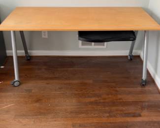 Wood Grain Table with Locking Casters & Keyboard Tray 63 x 32 x 29