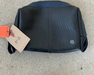 Aria Handmade Recycled Rubber Toiletry Bag