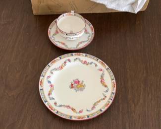 Minton Bone China Floral Pattern Set with 7 Teacups, 11 Saucers, and 12 Dessert Plates