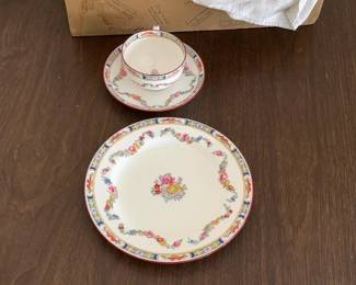 Minton Bone China Floral Pattern Set with 7 Teacups, 11 Saucers, and 12 Dessert Plates