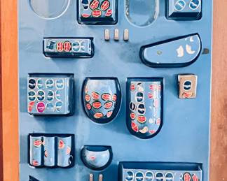 Vintage wall -mounted display board designed to organize pantry and kitchen area