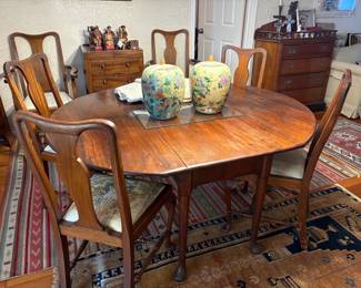 Queen Anne Dining Room Table and 6 Chairs (Two Armchairs), Covered Oriental Urns