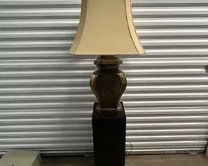 Mid Century Modern Asian-Inspired Table Lamp w/ Black Pedestal – Brass Finish Base & Beige Shade