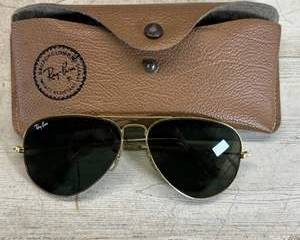 Vintage Ray Ban Aviator Sunglasses Gold Frame Green Lenses w Case USA