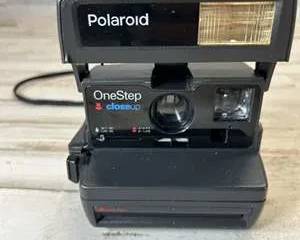 Vintage Polaroid OneStep Close Up 600 Instant Film Camera – Built-In Flash – Uses 600 Film