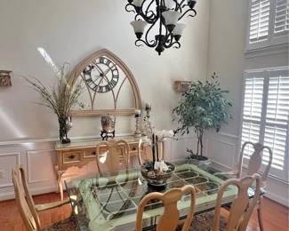 Description: Beautiful traditional dining room set in excellent, well-maintained condition. This elegant set features a glass-top dining table, six matching upholstered chairs with carved wood frames, and a coordinating sideboard/buffet with glass top. The light cream/antique white finish and classic detailing give this set a timeless, formal look that works perfectly in a traditional or European-style dining room. Very gently used and cared for. Includes: • Glass-top dining table • 6 matching dining chairs • Matching sideboard / buffet with glass top Condition: Excellent / like new — no damage, stains, or major wear. Glass surfaces are clean and intact. Style: Traditional / formal / European-inspired