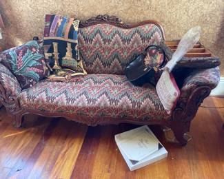 Back wood trim removable,