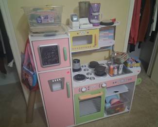 Girl's Kitchen Playset