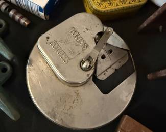 Kriss Kross Razor Sharpener