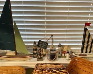 Sailboats and lighthouses decor 
