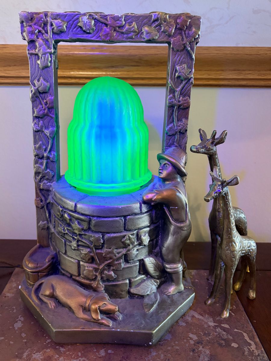 Vintage Art Deco lamp with uranium glass. Brass figurines. 