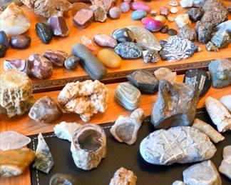 Collection of rocks. 