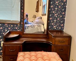 Art Deco Waterfall Vanity w chair