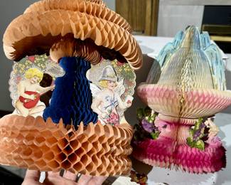 Vntg Valentine Wedding Bells Table Toppers