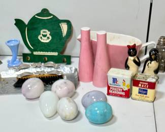 Vtg  Salt and Pepper Shakers, Stone Eggs etc