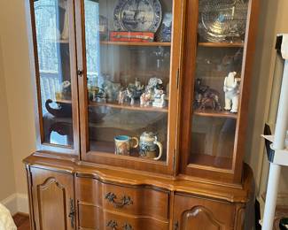 Solid Wood China Cabinet/Hutch