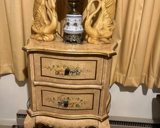 Tole ware 2 drawer table/dresser, Cermaic Swans and 1960/70s Quoizel Abigail Adams Hurricane Lamp Blue Floral