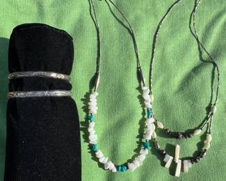 Bracelets are Marked Necklaces Show to be Native American as well
