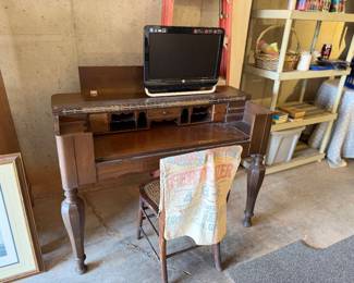 H.E.Shaw Spinet Desk