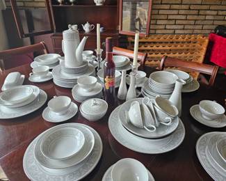 Beautiful MCM dish set