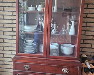 Ducan China hutch