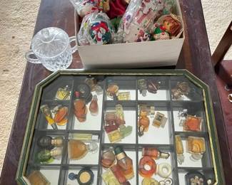 ETS018 - Vintage Treasures-Mini Perfumes, Xmas, Cut Glass Sugar Bowl